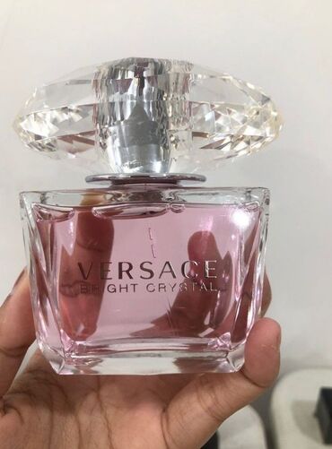 Косметика: Реплика Versace представляет аромат Bright Crystal, явление редкой