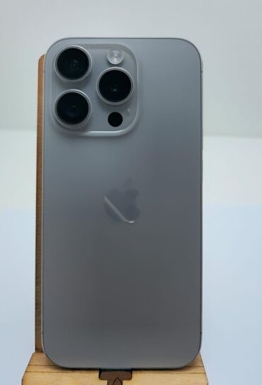 Apple iPhone: IPhone 15 Pro, Б/у, 256 ГБ, Natural Titanium, Защитное стекло, 100 %