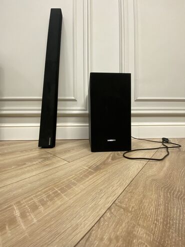 Пульты: Саундбар Samsung с пультом ДУ Комплект: - саундбар (узкий — 12