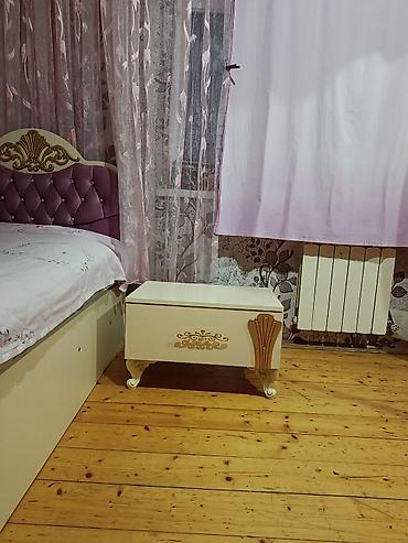 yumurta gence: Uşaq/yeniyetmə otağı üçün klassik üslubda mebel dəsti Tərkibi: - — 2