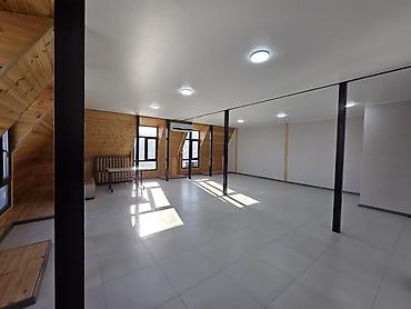 Аренда офисов: Аренда офисов, 70 м², В бизнес центре, С видом на горы, 1 линия, С оборудованием — 3