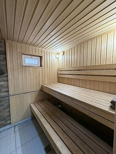 Продажа коттеджей и домов: 5 и более комнат, 200 м², 5 соток, Бишкек, Ак-Орго ж/м Собственник — 11