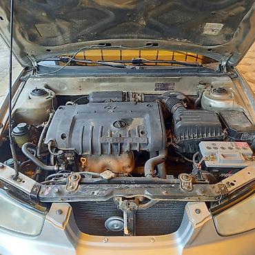 Hyundai: Hyundai Elantra: 2001 г., Механика, Седан — 8