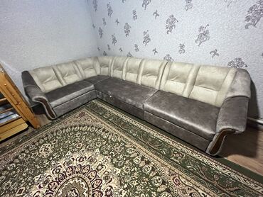 продать мягкую мебель бу: Угловой диван, цвет - Бежевый, Б/у