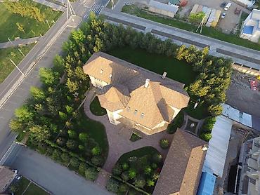 башня: Сдаётся особняк 1150 кв. м в первой линии у парка Ынтымақ. - — 4