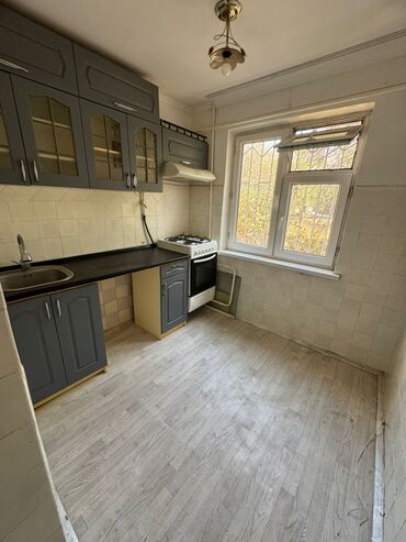 куплю квартиру 104 серии: 2 комнаты, 43 м², 104 серия, 1 этаж, Старый ремонт
