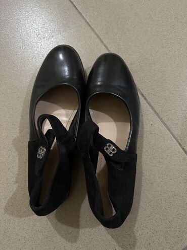 женская балетка размер 38: Туфли 38.5, цвет - Черный