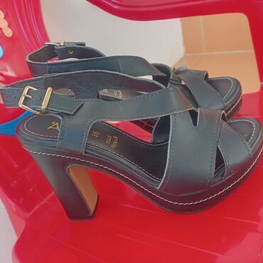 turske sandale: Sandals, Aeros, 35