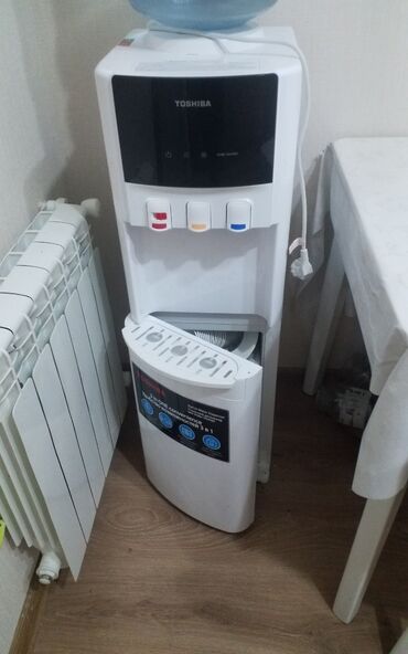 Qəhvəbişirənlər: Dispenser Toshiba, Döşəməüstü, Su isitmə ilə, İşlənmiş