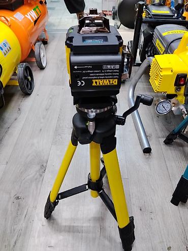 нивиллер: Лазерный уровень DEWALT на штативе - Тип: многоплоскостной — 2
