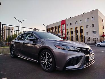 2022: Toyota Camry: 2022 г., 2.5 л, Автомат, Гибрид, Седан — 3