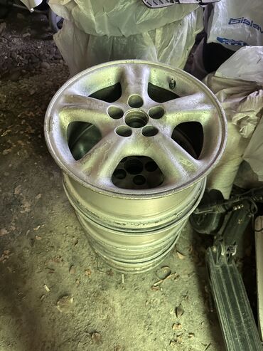 обмен на r15: Литые Диски R 15 Toyota, Комплект, отверстий - 5, Б/у