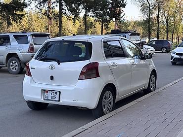 Toyota: Toyota Vitz: 2005 г., 1.3 л, Вариатор, Бензин, Хэтчбэк — 6