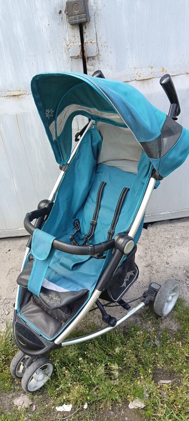 Другие аксессуары: Продается качественная детская коляска VIKI цена 3000 сом
