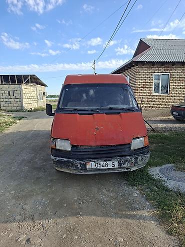 sprinter 2 2: Фургон Ford Transit (пассажирско-грузовой) Основные особенности: - — 1