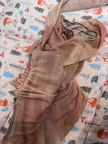 Айымдардын кийими: Боди с длинными рукавами и принтом тай-дай от Zara. Модель имеет — 4