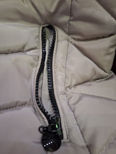 Zimske jakne: Ženska zimska jakna sa kapuljačom i krznom koji se skidaju — 7