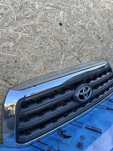 toyota sequoia 2007: Решетка радиатора Toyota 2010 г., Б/у, Оригинал — 2