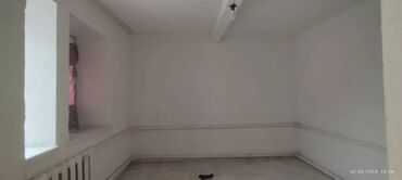 дом в центре бишкека: 30 м², 2 комнаты, Утепленный, Бронированные двери, Забор, огорожен