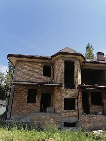 эльмира: В Бишкеке продаются 2 таунхауса, участок 10 соток, три этажа, площадь — 5