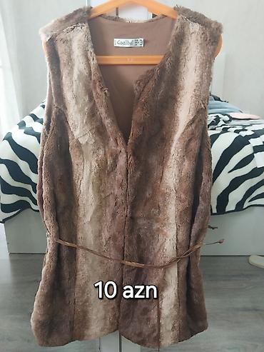 mini yubka: Uşqa geyimləri – 4 məhsul dəsti 12-13 yaş. 1) Ağ qipurlu bluz - — 7