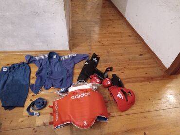 İdman formaları: Uşaq üçün döyüş/idman komplekti – 7-8 yaşa uyğun Dəst tərkibi: - — 9