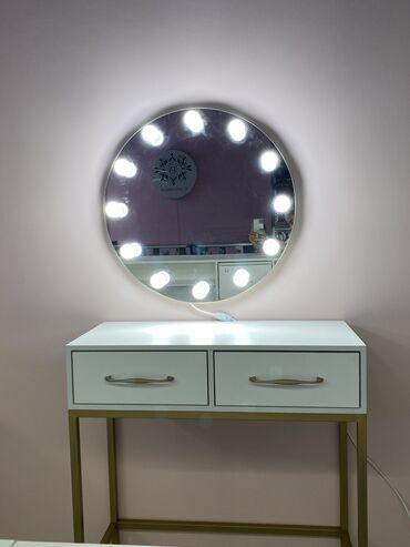 зеркало с камодом: Продается комод и зеркало с освещением Б/У в хорошем состоянии
