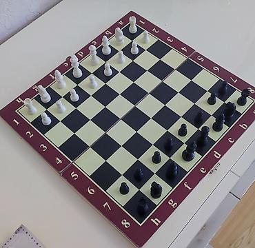 İdman oyunları: Şaxmat dəsti - Taxta qutu-şahmat lövhəsi: qatlanan, üst hissəsi 8x8 — 1