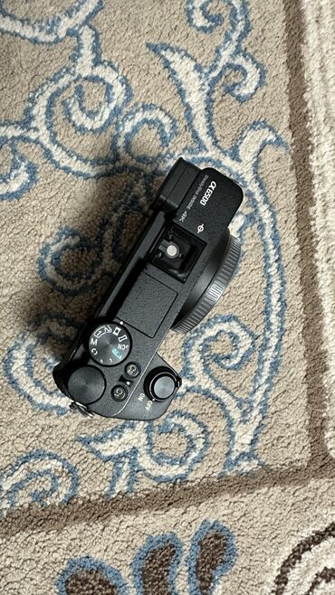 продажа видеокамер: Срочно продаю фотоаппарат Sony А 6500 Боди комплект один батарейка в