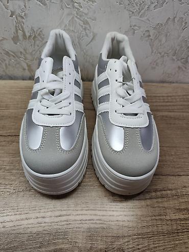 Кроссовки и спортивная обувь: Кроссовки на высокой подошве - Модели: 1) Черные с контрастной — 4