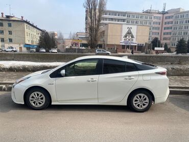 Toyota: Toyota Prius: 2016 г., 1.8 л, Гибрид