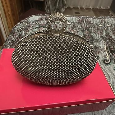 Çantalar: Parlaq bəzəkli axşam çantası (clutch) - Forma: oval Yenidir. - Rəng — 1