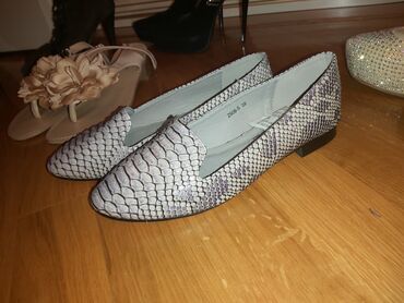 Basanoşka və səndəllər: Ölçü: 39, rəng - Bej, Yeni — 8