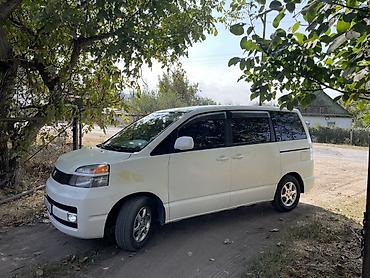 Toyota: Toyota Voxy: 2002 г., 2 л, Автомат, Бензин, Минивэн — 3