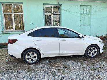 Продажа авто: Chevrolet Onix: 2020 г., Бензин, Седан — 2