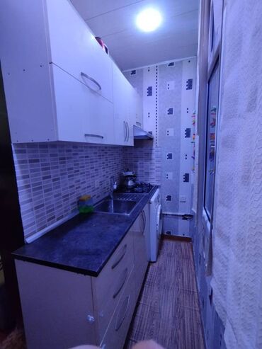 Uzunmüddətli kirayə mənzillər: Qaraçuxur qəsəbəsində 146 nömrəli tam orta məktəbin yaxınlığında — 11