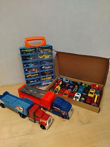 masın oyunları: Hot Wheels trek qurğuları və tematik setlər toplusu - Bir neçə böyük — 7