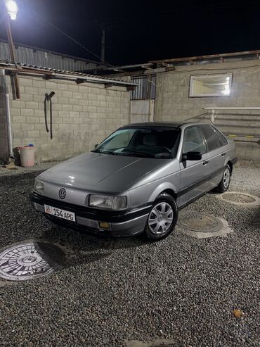 Volkswagen: Volkswagen Passat: 1991 г., 1.8 л, Механика, Бензин, Седан