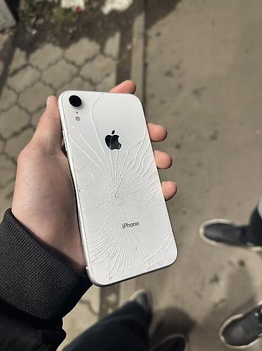 Apple iPhone: IPhone Xr, Б/у, 64 ГБ, Белый, Чехол, 76 % — 1