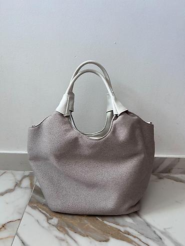 Torba - Elegantna ženska torba u svetlosivoj/bež nijansi sa belim na lalafo.rs Torba - Elegantna ženska torba u svetlosivoj/bež nijansi sa belim