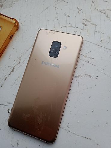 Мобильные телефоны и аксессуары: Samsung Galaxy A8 2018, Б/у, цвет - Золотой — 3