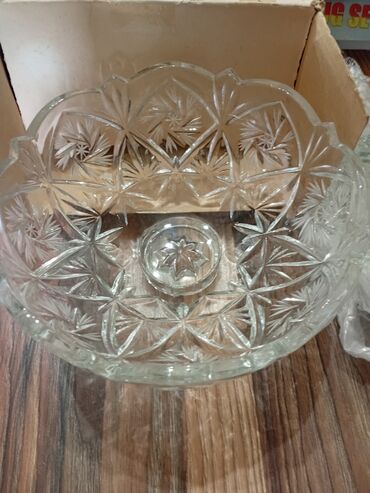 Digər dəstlər və servizlər: Xurustal qablar hamısı təzədirlər — 2