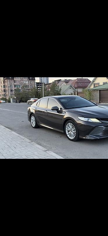 Toyota Camry: 2018 г., 2.5 л, Автомат, Гибрид, Седан