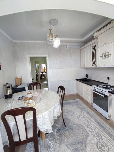 тоголок молдо фрунзе: 2 комнаты, 76 м², Элитка, 9 этаж, Евроремонт