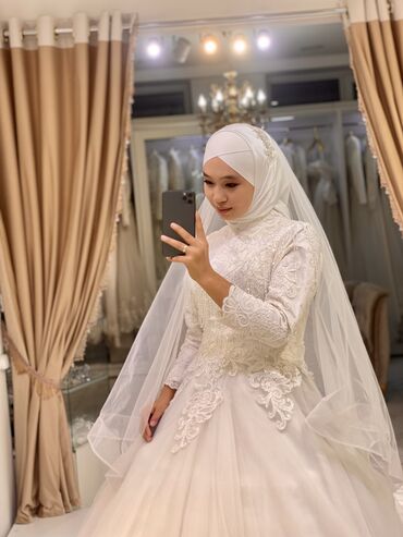 готовый платок: Большой выбор мусульманских свадебных платьев .В комплекте проката