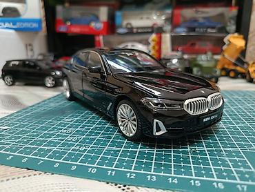 dvd disk: BMW 530Li G30. die-cast model avtomobil - Miqyas: təxmini 1:24 — 5