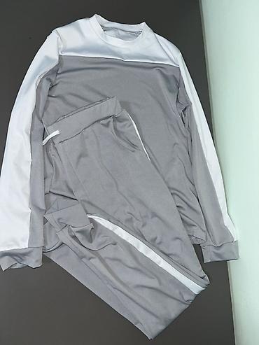 mona pantalone: Duks i trenerka – dvodelni komplet - Model: sportsko-ležerni komplet — 1