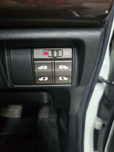 Honda: Honda Elysion: 2006 г., 3 л, Автомат, Бензин, Минивэн — 7