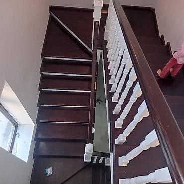 Деревянные лестницы: Деревянная лестница Для дома, Вид дерева: Грецский орех, Форма лестницы: Много-маршевая, Стиль: Классический — 14