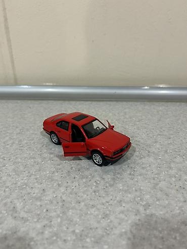 nerf satisi: Kolleksiya üçün die-cast miniatür sedan model avtomobil - Rəng — 4